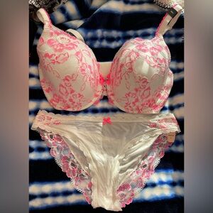 NEW Victoria's Secret Body By Victoria lined perfect coverage bra and panty 38dd